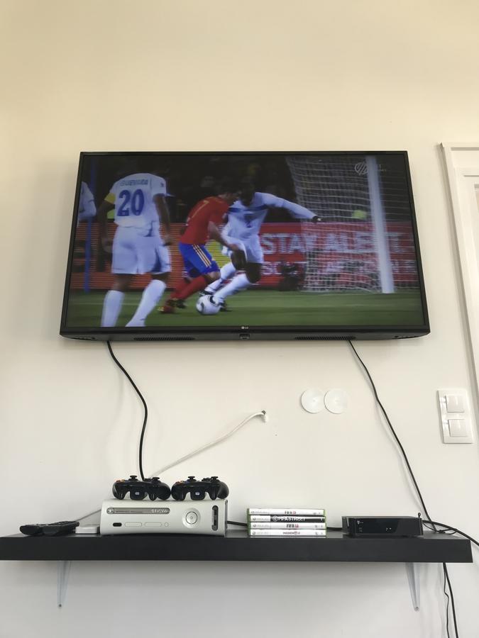 Corner 4 *